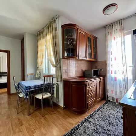Apartamento Flori Penthouse Center P2 Tirana