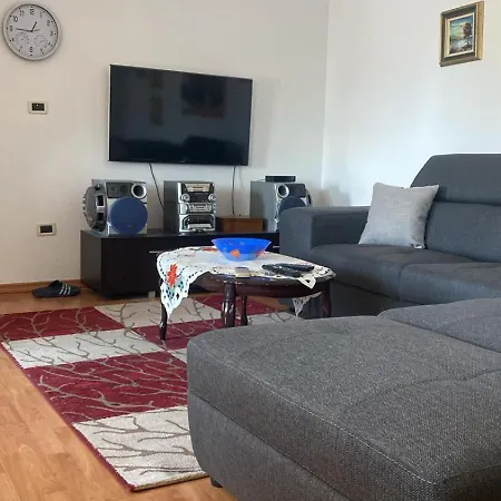 Flori Penthouse Center P2 아파트 티라나
